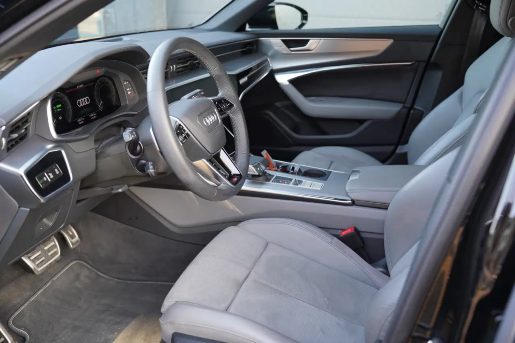 Audi  A6 Avant 55 TFSIe Quattro PHEV Competition S Line