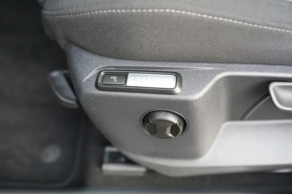 Volkswagen  Tiguan 1.4 eHybrid PHEV DSG (180 kW)CAMERA/ALCANTARA/TREK