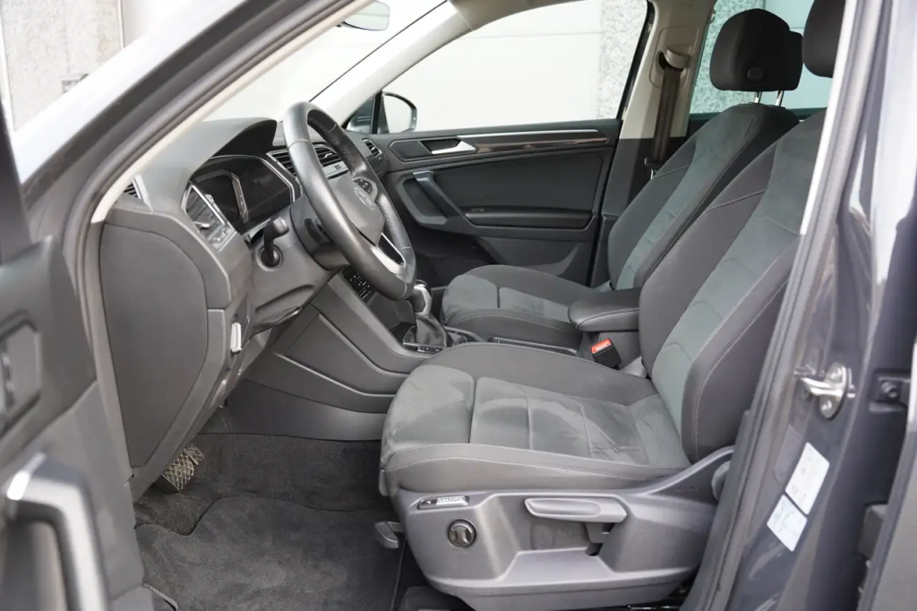 Volkswagen  Tiguan 1.4 eHybrid PHEV DSG (180 kW)CAMERA/ALCANTARA/TREK