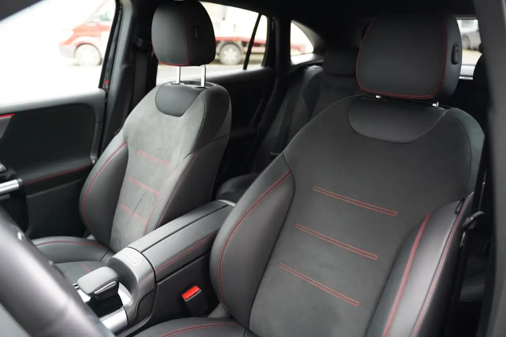 Mercedes-Benz  EQA 250 AMG Line * CAM / CARPLAY / HEATED SEATS *
