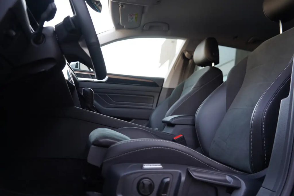 Volkswagen  Arteon 2.0 TSI DSG Elegance * IQ LIGHT / TREKHAAK / CAM *