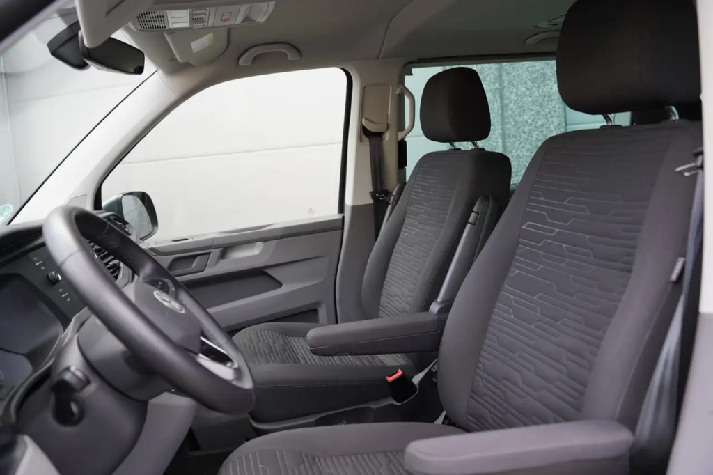 Volkswagen  T6.1 Caravelle 2.0 TDi Comfort. 8pl. DSG/LONG CHASSIS/APPLE/ANDRO