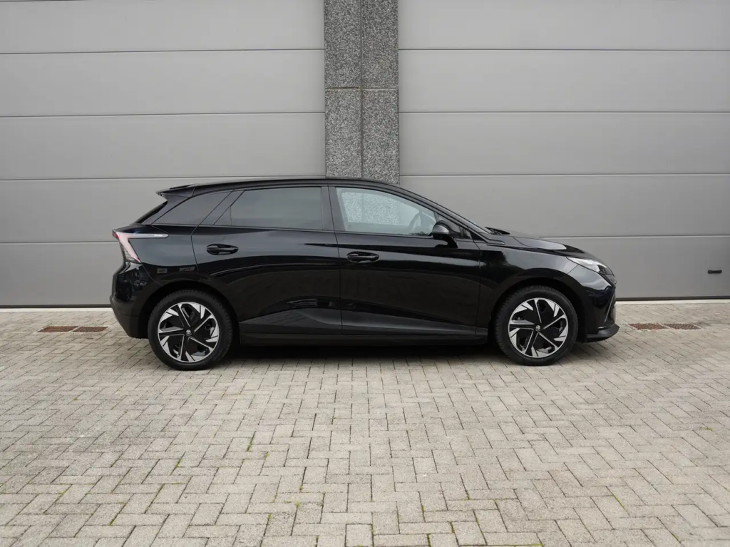 MG  MG4 GERESERVEERD / RESERVE