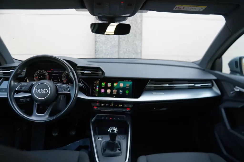Audi A3 30 TFSI * TREKHAAK/ VIRTUAL COCKPIT / ELEKTRISCHE KOFFER / DODEHOEK / CAMERA / CARPLAY / KEYLESS / ADAPTIVE CRUISE *