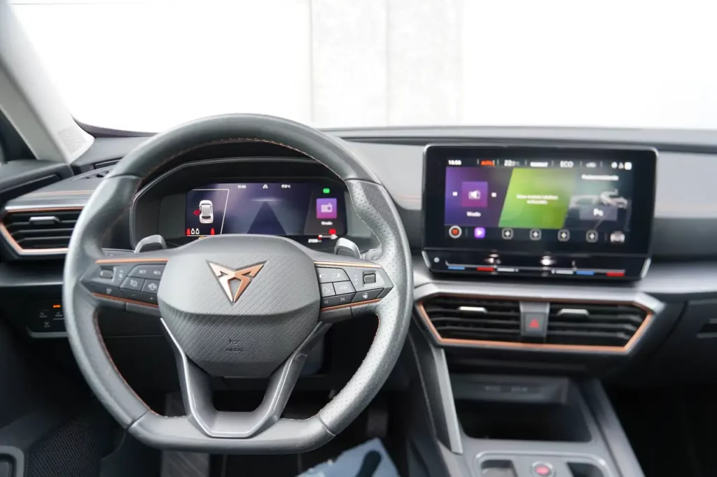 CUPRA Formentor 1.4 e-Hybrid DSG * STUURVERWARMING / DRAADLOOS OPLADEN / LED / SPORT / ADAPTIVE CRUISE *