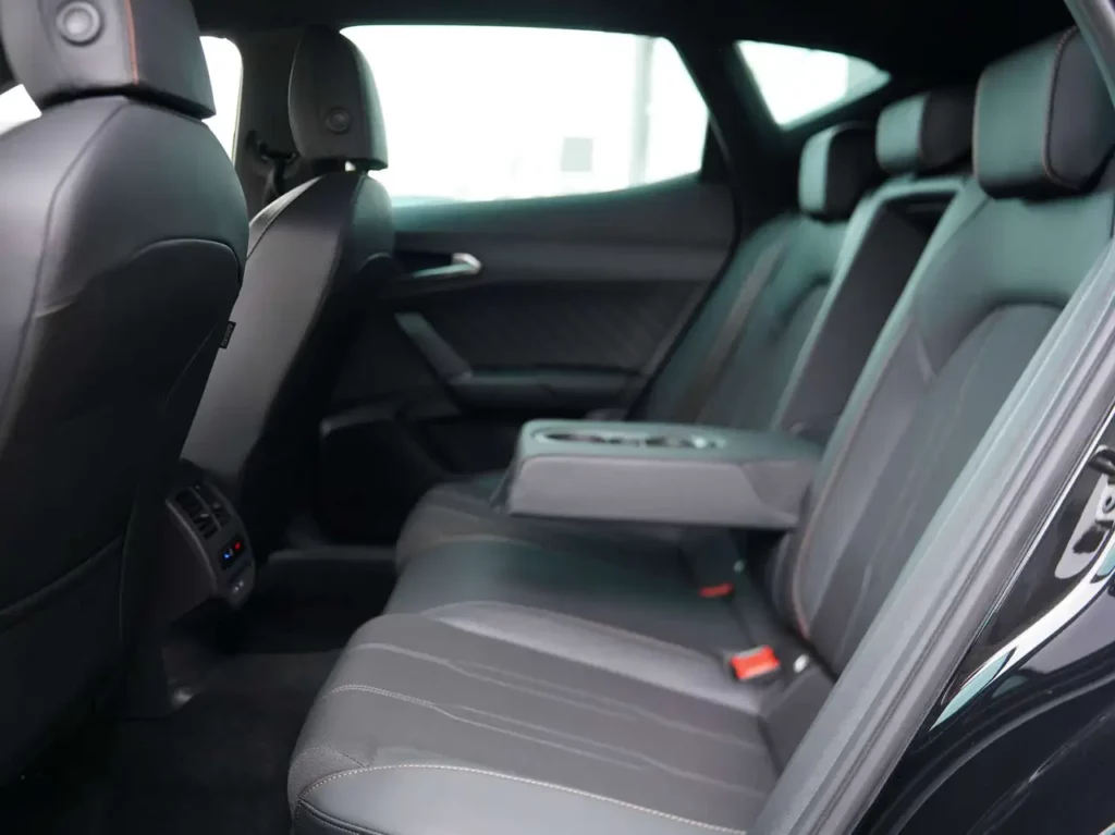 CUPRA Formentor 1.5 eTSI DSG * SENNHEISER / 360° / KEYLESS / EL. KOFFER / VERWARMDE ZETELS / DRAADLOOS OPLADEN / 18" RESERVEWIEL *