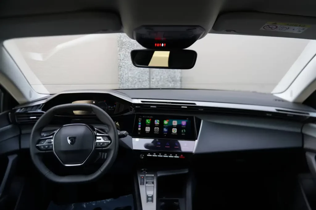 Peugeot 408 Allure HYBRID e-DSC * 360 / ADAPTIEVE CRUISE / DRAADLOZE APPLE CARPLAY & ANDROID AUTO / DODEOEK / KEYLESS *