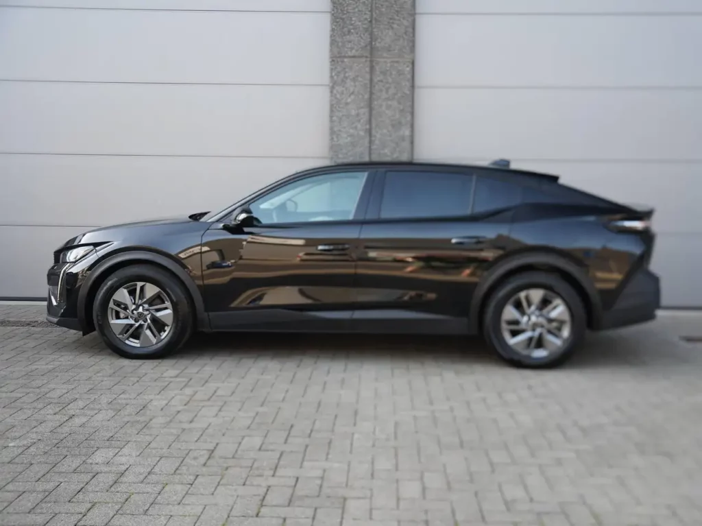 Peugeot 408 Allure HYBRID e-DSC * 360 / ADAPTIEVE CRUISE / DRAADLOZE APPLE CARPLAY & ANDROID AUTO / DODEOEK / KEYLESS *