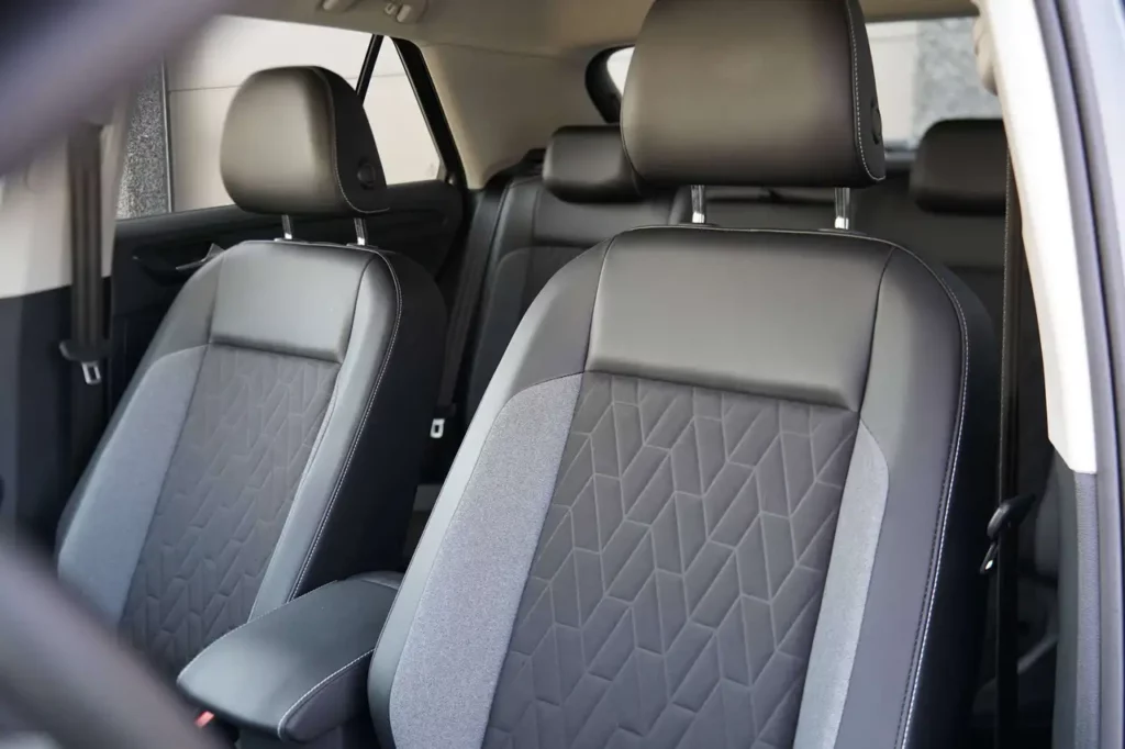 Volkswagen T-Roc 1.0 TSI GOAL * DODEHOEK / ADAPTIEVE CRUISE / HALF LEDER / ZETELVERWARMING /  APPLE CAPRLAY & ANDROID AUTO *