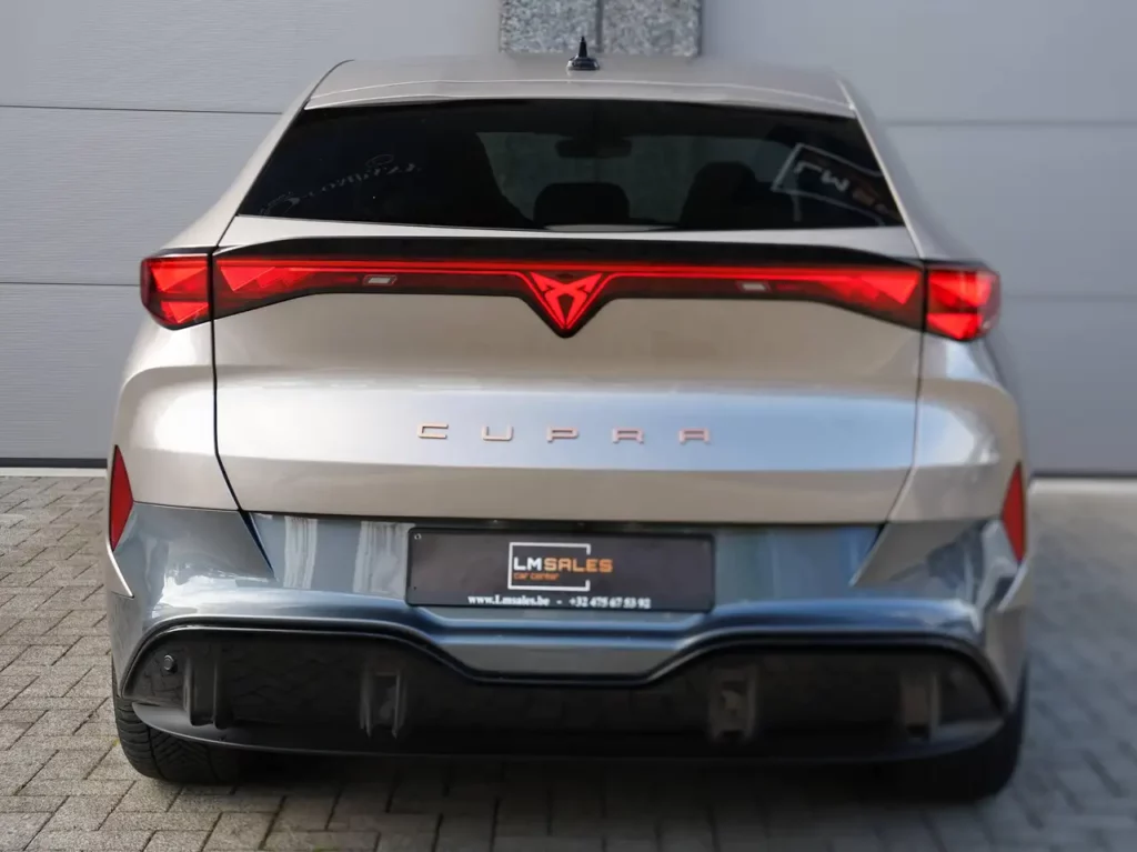 CUPRA Tavascan 82 kWh  * WARMTEPOMP / CAMERA / ELEKTRISCHE KOFFER / ZETELVERWARMING / STUURVERWARMING / DODEHOEK / SFEERVERLICHTING *