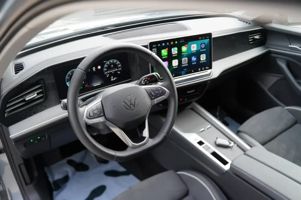 Volkswagen Passat Variant Variant 1.5eTSI DSG *MASSAGE / TREKHAAK / 360 / ALCANTARA / ZETELVERWARMING / DRAADLOZE CARPLAY & ANDROID AUTO /DODEHOEK*