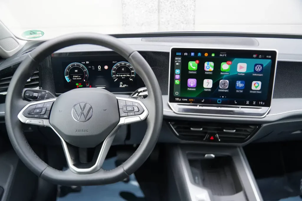 Volkswagen Passat Variant Variant 1.5eTSI DSG *MASSAGE / TREKHAAK / 360 / ALCANTARA / ZETELVERWARMING / DRAADLOZE CARPLAY & ANDROID AUTO /DODEHOEK*