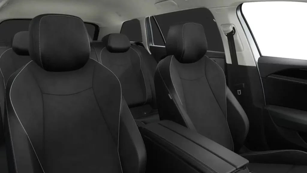 Volkswagen Passat Variant Variant 1.5eTSI DSG *MASSAGE / TREKHAAK / 360 / ALCANTARA / ZETELVERWARMING / DRAADLOZE CARPLAY & ANDROID AUTO /DODEHOEK*