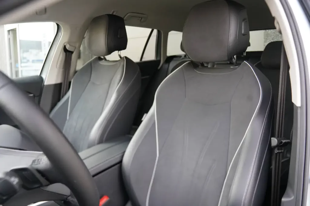 Volkswagen Passat Variant Variant 1.5eTSI DSG *MASSAGE / TREKHAAK / 360 / ALCANTARA / ZETELVERWARMING / DRAADLOZE CARPLAY & ANDROID AUTO /DODEHOEK*