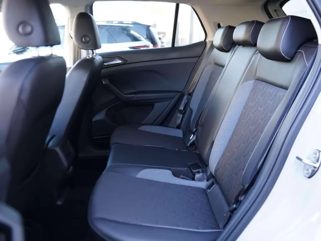 Volkswagen T-Cross FABRIEKSGARANTIE 03/2030 *ZETELVERWARMING / CAMERA / ADAPTIEVE CRUISE CONTROL / DRAADLOOS LADEN / CARPLAY / HALFLEDER *